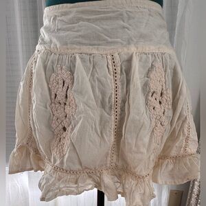 WNOF. Cream Lace Cotton Mini Skirt.